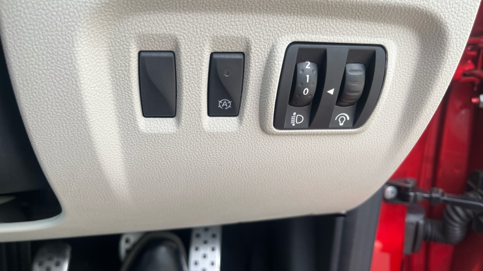 Renault Captur 1.5 dCi 90 GT Line 5dr Diesel Hatchback - Image 34