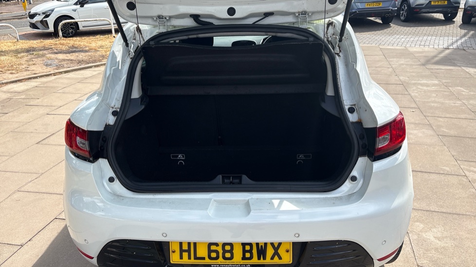 Renault Clio 0.9 TCE 90 Iconic 5dr Petrol Hatchback - Image 4