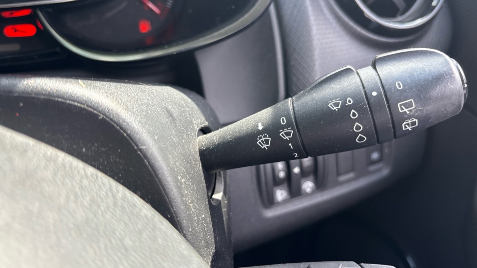Renault Clio 0.9 TCE 90 Iconic 5dr Petrol Hatchback - Image 22