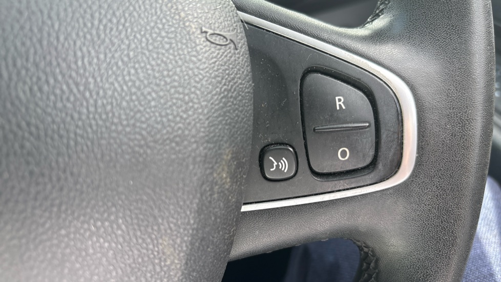 Renault Clio 0.9 TCE 90 Iconic 5dr Petrol Hatchback - Image 27