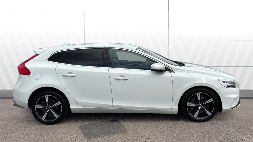 Volvo V40 T3 [152] R DESIGN Edition 5dr Geartronic Petrol Hatchback - Image 5