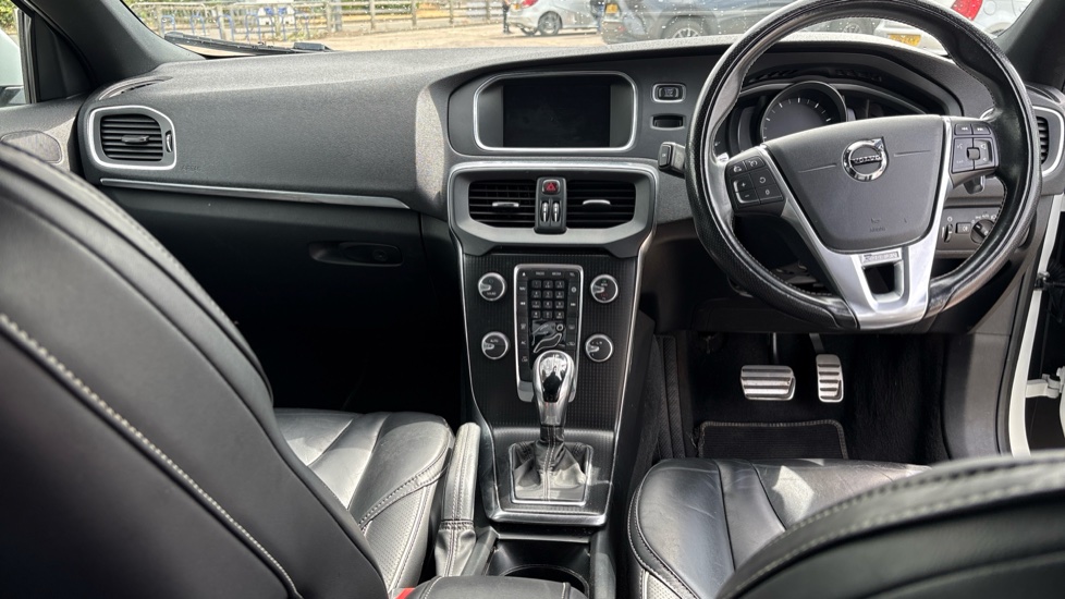 Volvo V40 T3 [152] R DESIGN Edition 5dr Geartronic Petrol Hatchback - Image 10