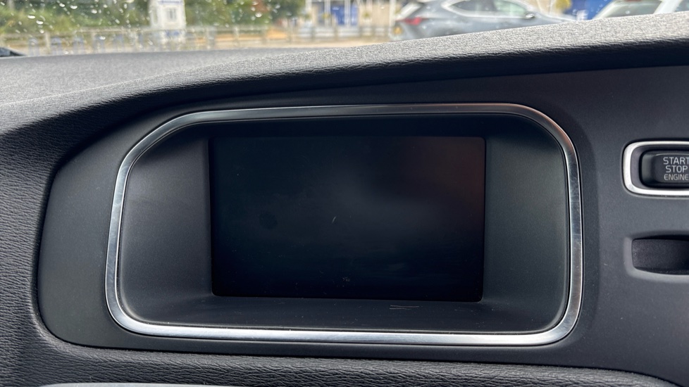 Volvo V40 T3 [152] R DESIGN Edition 5dr Geartronic Petrol Hatchback - Image 12