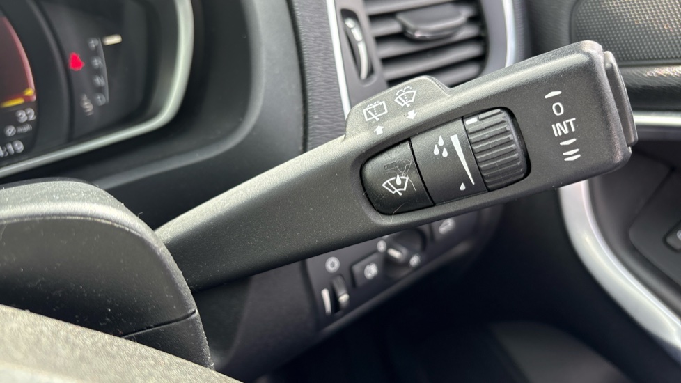 Volvo V40 T3 [152] R DESIGN Edition 5dr Geartronic Petrol Hatchback - Image 24