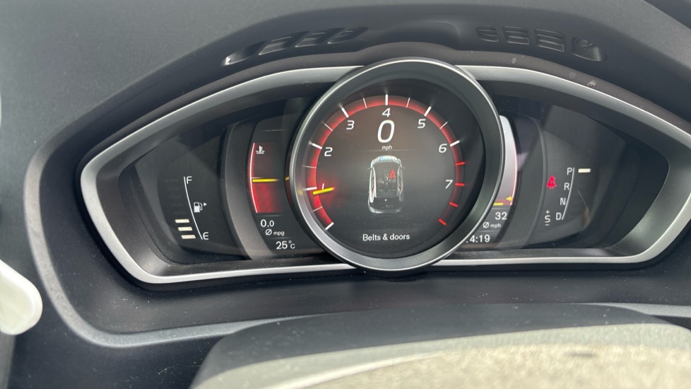 Volvo V40 T3 [152] R DESIGN Edition 5dr Geartronic Petrol Hatchback - Image 29