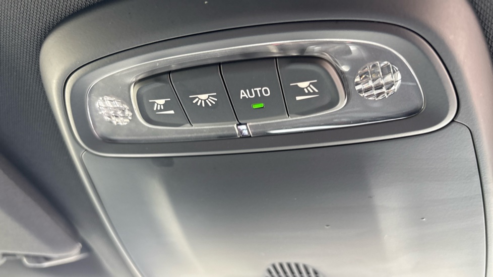 Volvo V40 T3 [152] R DESIGN Edition 5dr Geartronic Petrol Hatchback - Image 33