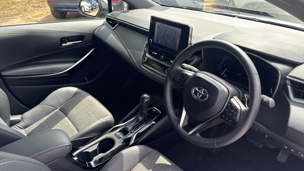 Toyota Corolla 2.0 VVT-i Hybrid Design 5dr CVT Hybrid Hatchback - Image 11