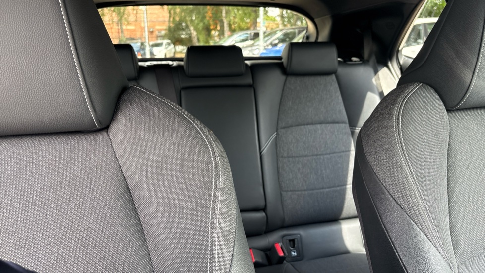 Toyota Corolla 2.0 VVT-i Hybrid Design 5dr CVT Hybrid Hatchback - Image 15