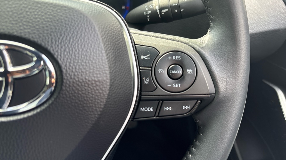 Toyota Corolla 2.0 VVT-i Hybrid Design 5dr CVT Hybrid Hatchback - Image 22
