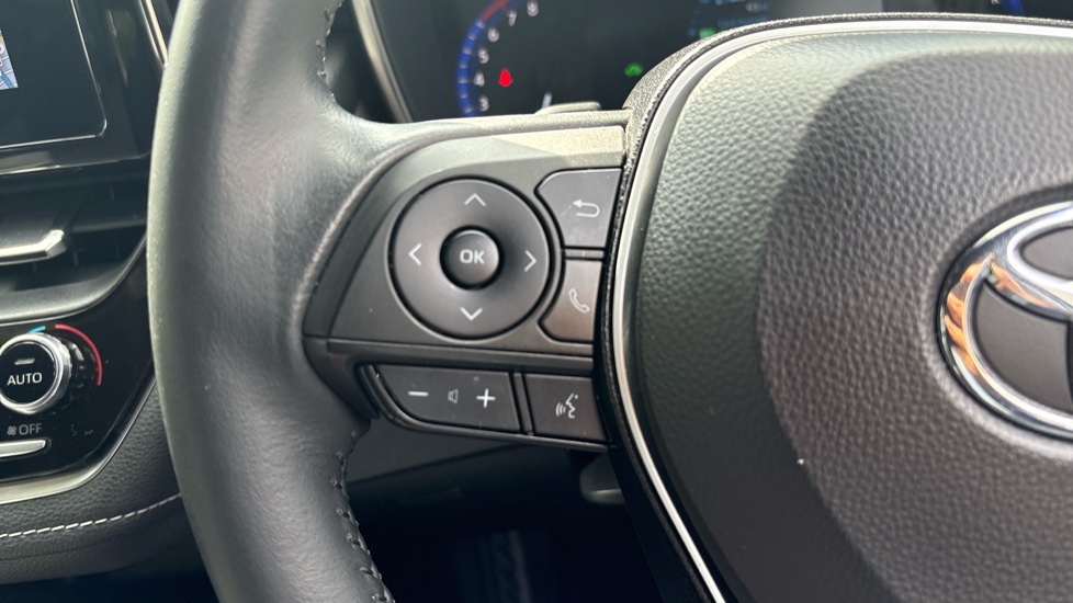 Toyota Corolla 2.0 VVT-i Hybrid Design 5dr CVT Hybrid Hatchback - Image 23