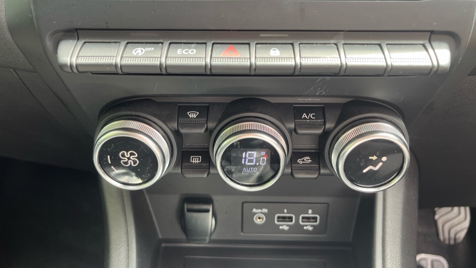 Renault Captur 1.0 TCE 90 Iconic 5dr Petrol Hatchback - Image 24
