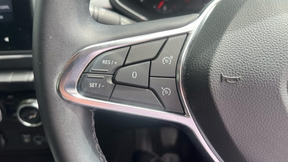 Renault Captur 1.0 TCE 90 Iconic 5dr Petrol Hatchback - Image 28