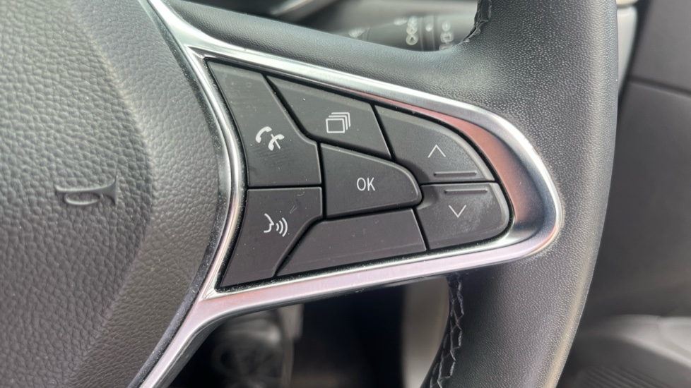 Renault Captur 1.0 TCE 90 Iconic 5dr Petrol Hatchback - Image 29