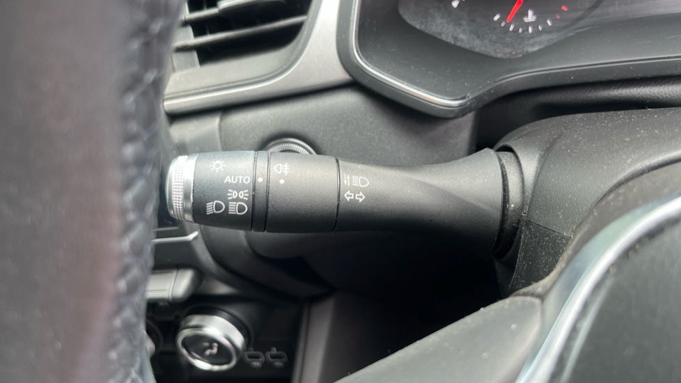 Renault Captur 1.0 TCE 90 Iconic 5dr Petrol Hatchback - Image 30