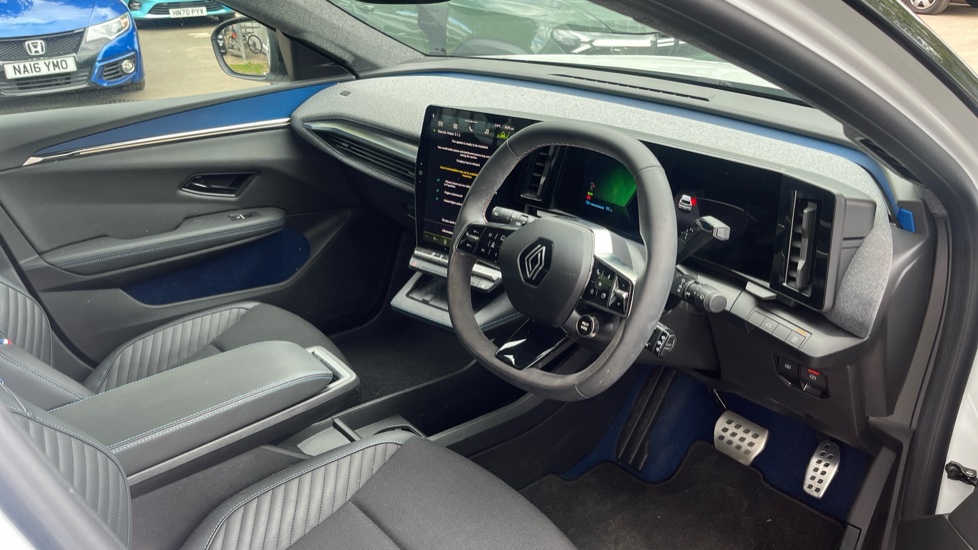 Renault Scenic E-Tech 160kW Esprit Alpine 87kWh Long Range 5dr Auto Electric Estate - Image 11
