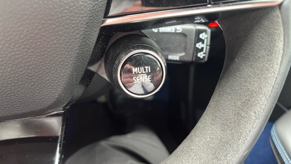 Renault Scenic E-Tech 160kW Esprit Alpine 87kWh Long Range 5dr Auto Electric Estate - Image 31
