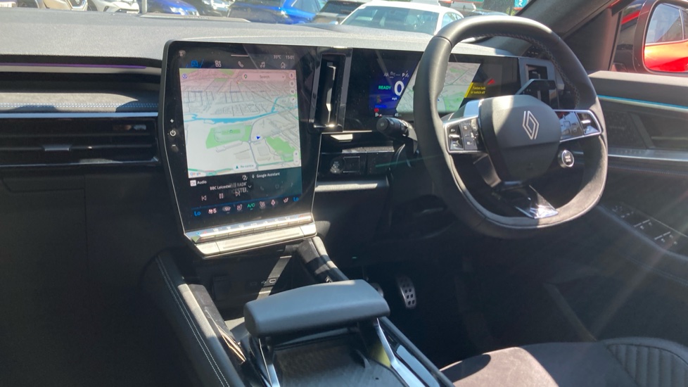 Renault Rafale E-Tech FHEV Iconic Esprit Alpine 5dr Auto 4C Hybrid Estate - Image 11