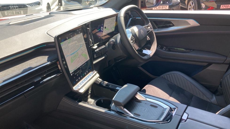 Renault Rafale E-Tech FHEV Iconic Esprit Alpine 5dr Auto 4C Hybrid Estate - Image 14