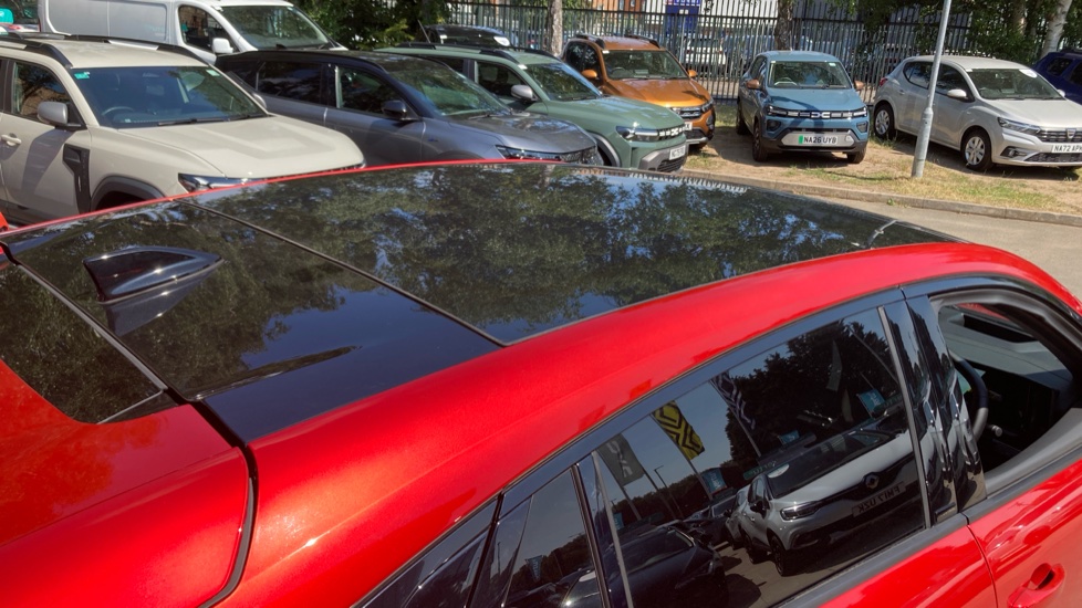 Renault Rafale E-Tech FHEV Iconic Esprit Alpine 5dr Auto 4C Hybrid Estate - Image 36