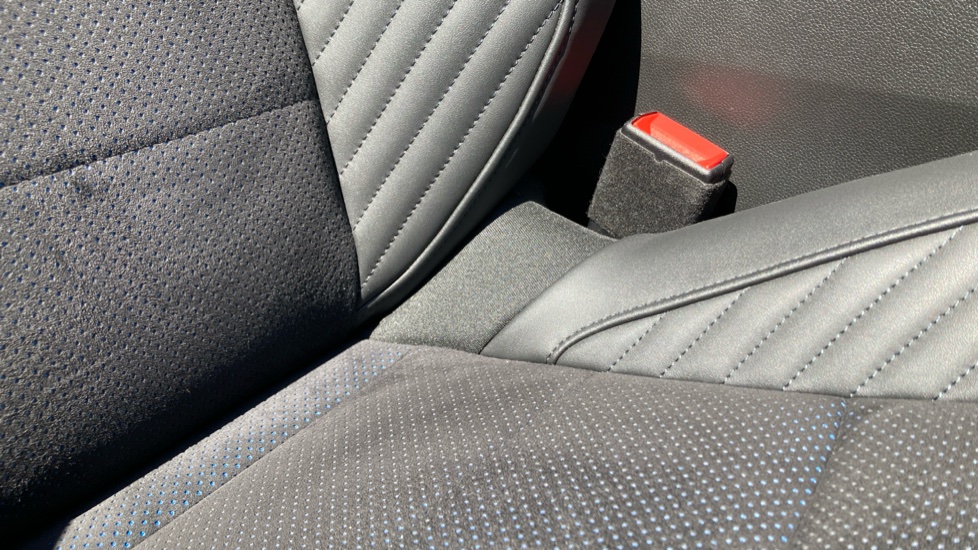 Renault Rafale E-Tech FHEV Iconic Esprit Alpine 5dr Auto 4C Hybrid Estate - Image 38