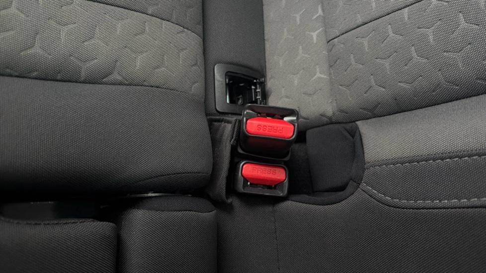 Subaru Crosstrek 2.0i e-Boxer Limited 5dr Lineartronic Hybrid Hatchback - Image 17