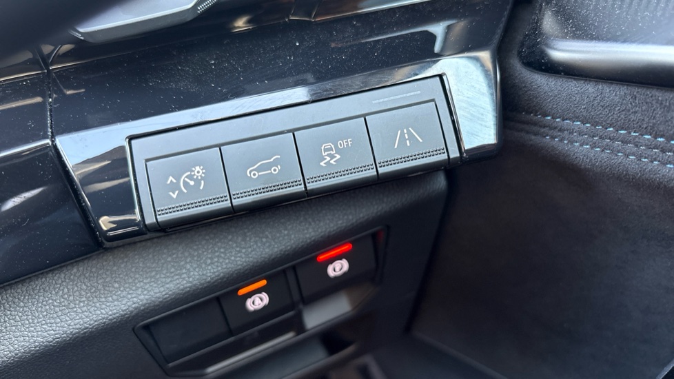 Renault Austral E-Tech FHEV Techno Esprit Alpine 5dr Auto Hybrid Estate - Image 26
