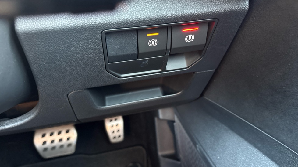 Renault Austral E-Tech FHEV Techno Esprit Alpine 5dr Auto Hybrid Estate - Image 27