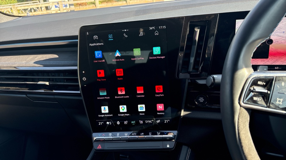 Renault Austral E-Tech FHEV Techno Esprit Alpine 5dr Auto Hybrid Estate - Image 32