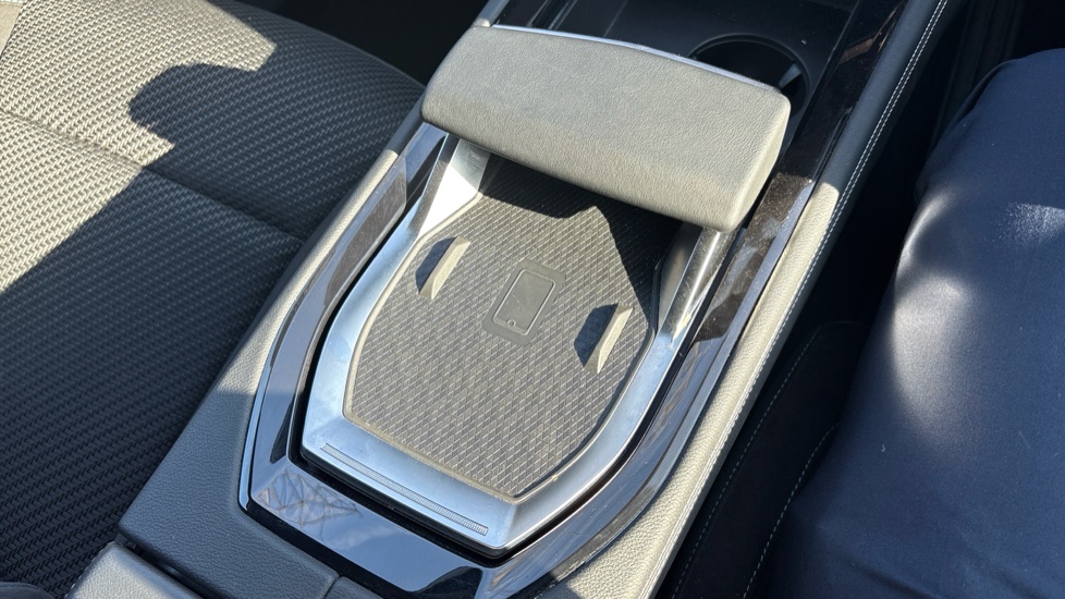 Renault Austral E-Tech FHEV Techno Esprit Alpine 5dr Auto Hybrid Estate - Image 35