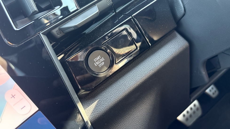 Renault Austral E-Tech FHEV Techno Esprit Alpine 5dr Auto Hybrid Estate - Image 38