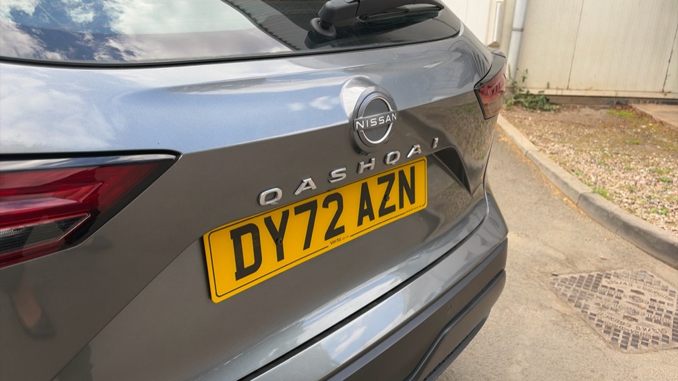 Nissan Qashqai 1.3 DiG-T MH 158 Acenta Premium 5dr Xtronic Petrol Hatchback - Image 10