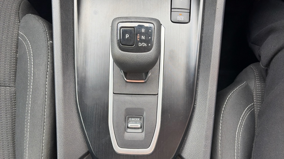 Nissan Qashqai 1.3 DiG-T MH 158 Acenta Premium 5dr Xtronic Petrol Hatchback - Image 21