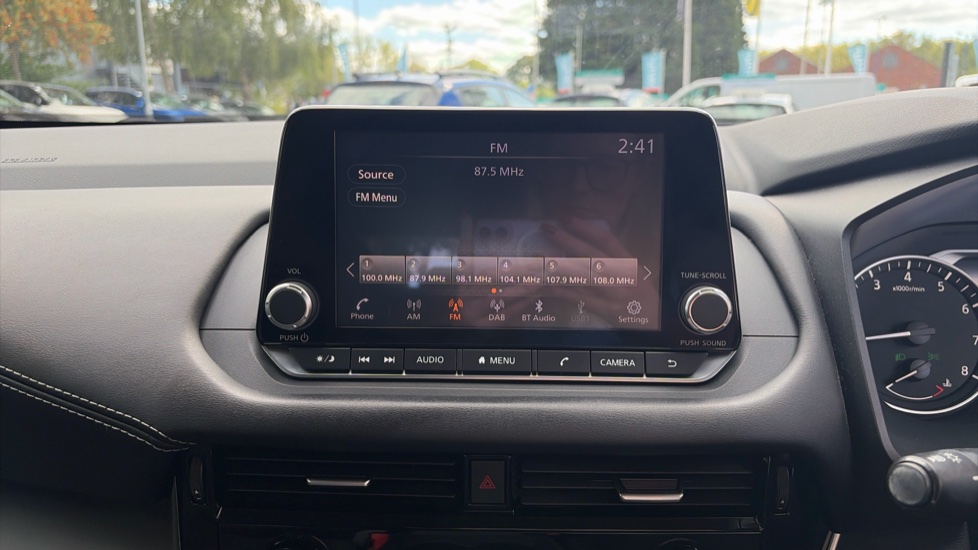 Nissan Qashqai 1.3 DiG-T MH 158 Acenta Premium 5dr Xtronic Petrol Hatchback - Image 22