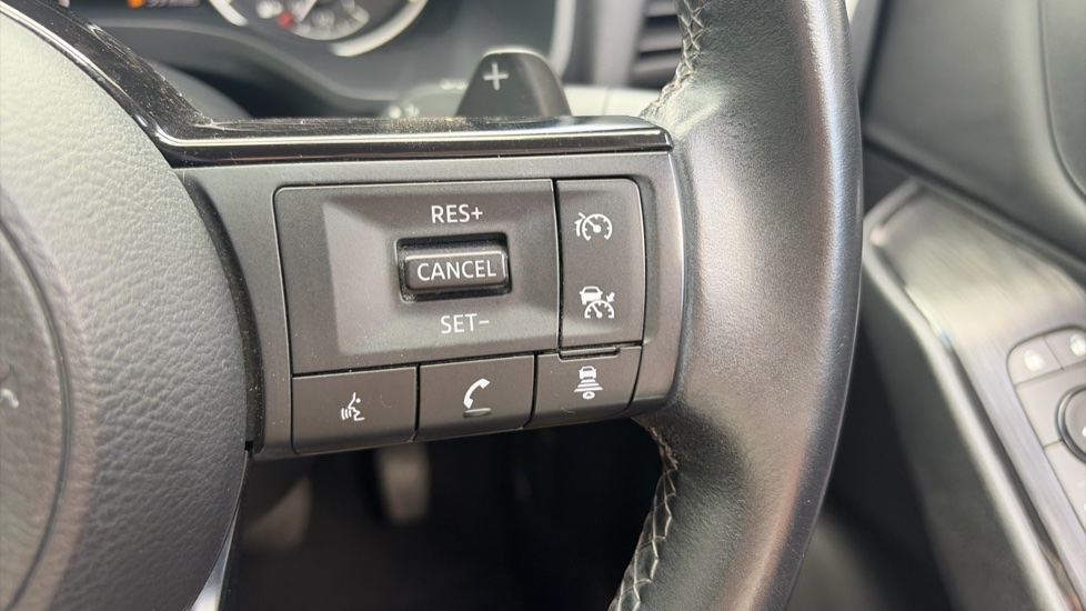 Nissan Qashqai 1.3 DiG-T MH 158 Acenta Premium 5dr Xtronic Petrol Hatchback - Image 27