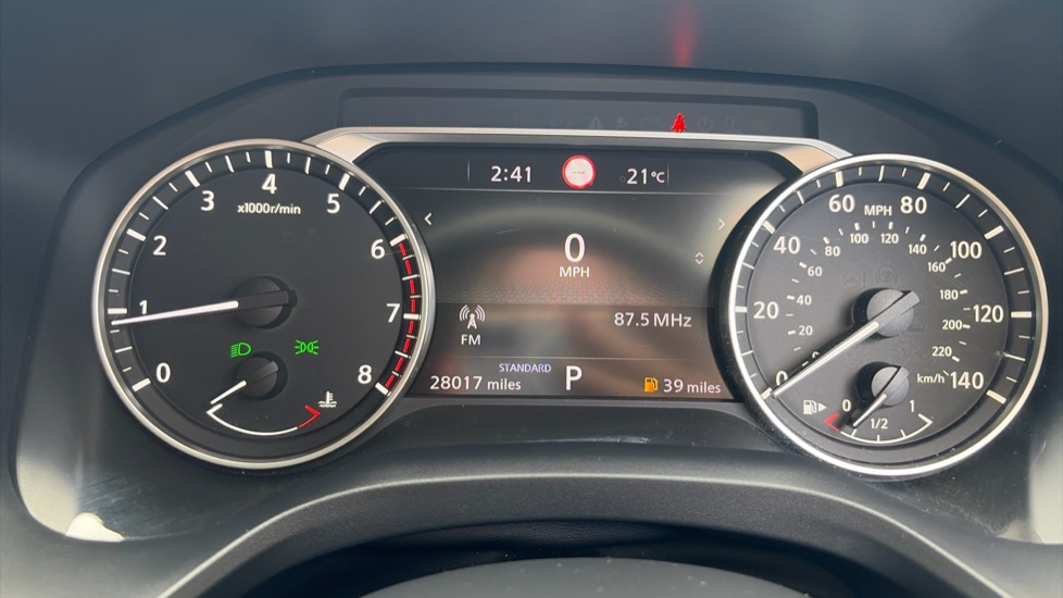 Nissan Qashqai 1.3 DiG-T MH 158 Acenta Premium 5dr Xtronic Petrol Hatchback - Image 29