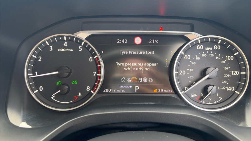 Nissan Qashqai 1.3 DiG-T MH 158 Acenta Premium 5dr Xtronic Petrol Hatchback - Image 32