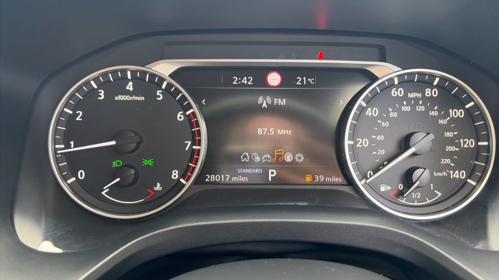 Nissan Qashqai 1.3 DiG-T MH 158 Acenta Premium 5dr Xtronic Petrol Hatchback - Image 33