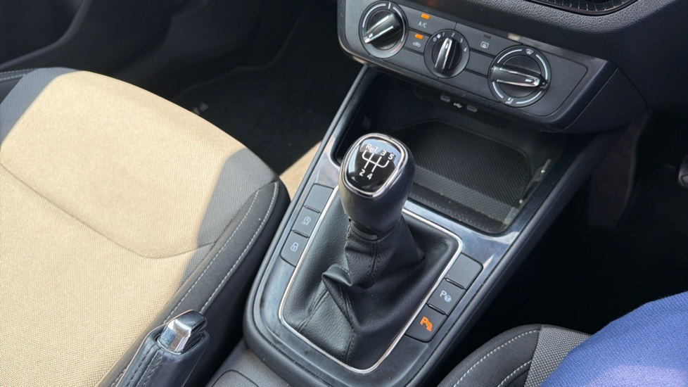 Skoda Fabia 1.0 TSI Colour Edition 5dr Petrol Hatchback - Image 13