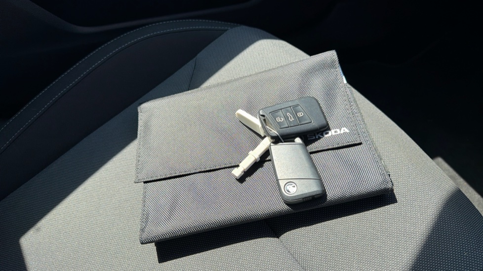 Skoda Fabia 1.0 TSI Colour Edition 5dr Petrol Hatchback - Image 19