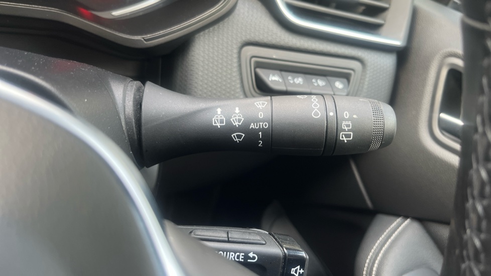 Renault Clio 1.6 E-TECH Hybrid 140 Lutecia SE 5dr Auto Hybrid Hatchback - Image 32