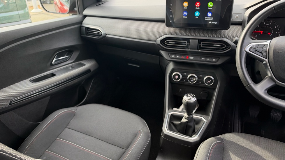 Dacia Jogger 1.0 TCe Extreme SE 5dr Petrol Estate - Image 14