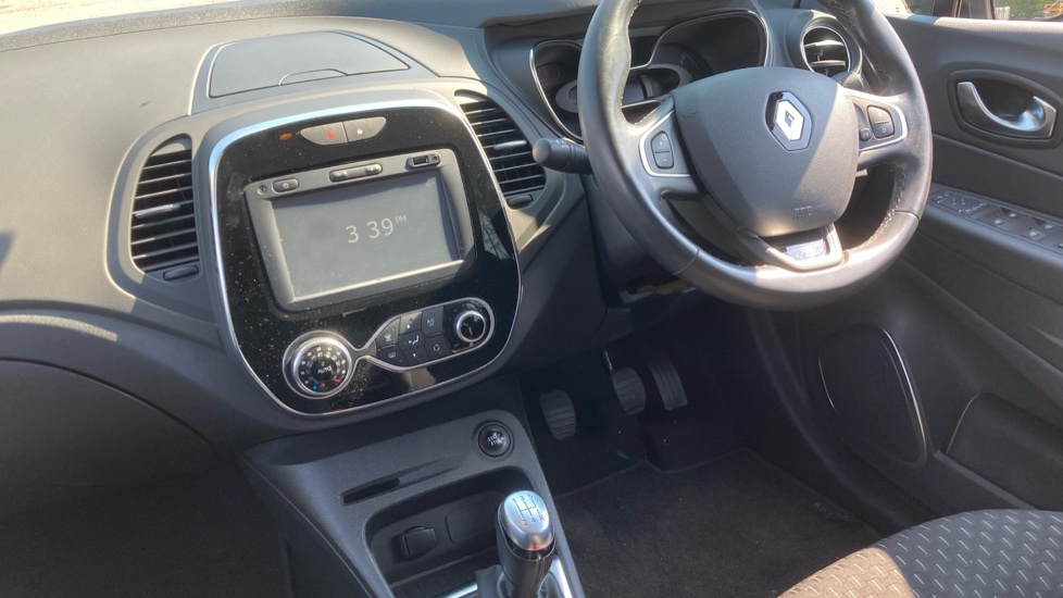 Renault Captur 0.9 TCE 90 Dynamique S Nav 5dr Petrol Hatchback - Image 9