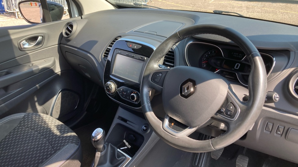 Renault Captur 0.9 TCE 90 Dynamique S Nav 5dr Petrol Hatchback - Image 14