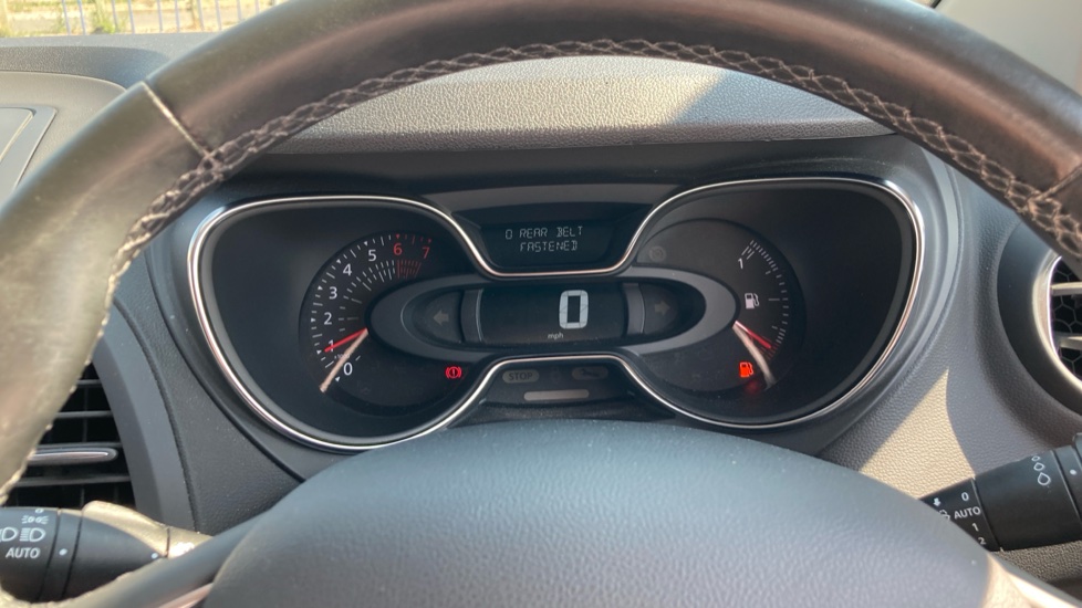 Renault Captur 0.9 TCE 90 Dynamique S Nav 5dr Petrol Hatchback - Image 18