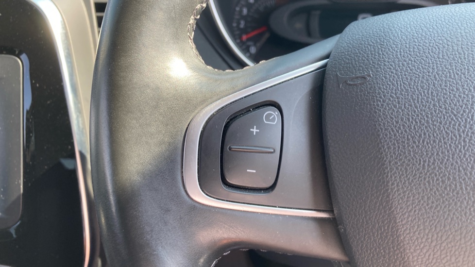 Renault Captur 0.9 TCE 90 Dynamique S Nav 5dr Petrol Hatchback - Image 24