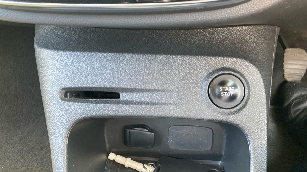 Renault Captur 0.9 TCE 90 Dynamique S Nav 5dr Petrol Hatchback - Image 26