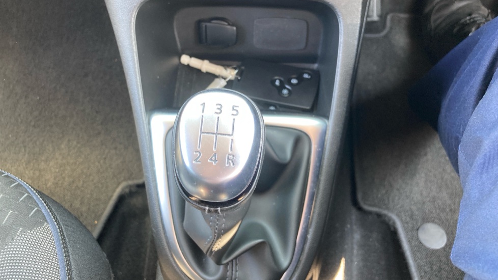Renault Captur 0.9 TCE 90 Dynamique S Nav 5dr Petrol Hatchback - Image 27