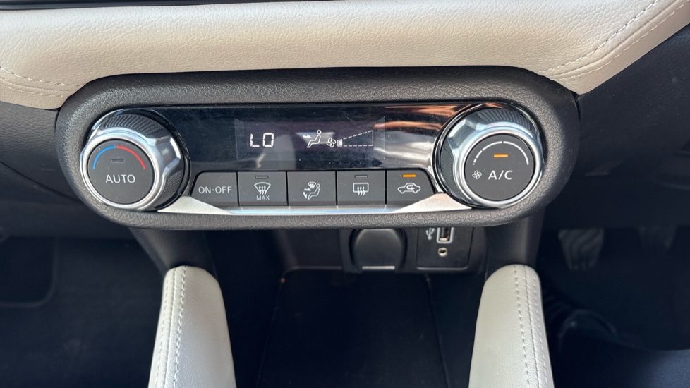 Nissan Micra 1.0 IG-T 92 Tekna 5dr Petrol Hatchback - Image 27