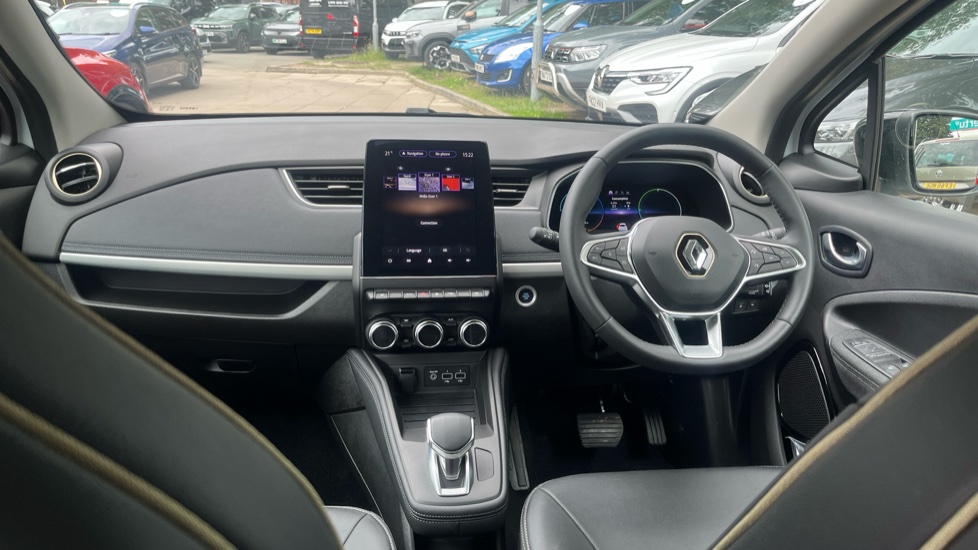 Renault Zoe 100kW Iconic R135 50kWh Boost Charge 5dr Auto Electric Hatchback - Image 10