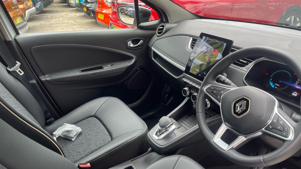 Renault Zoe 100kW Iconic R135 50kWh Boost Charge 5dr Auto Electric Hatchback - Image 14